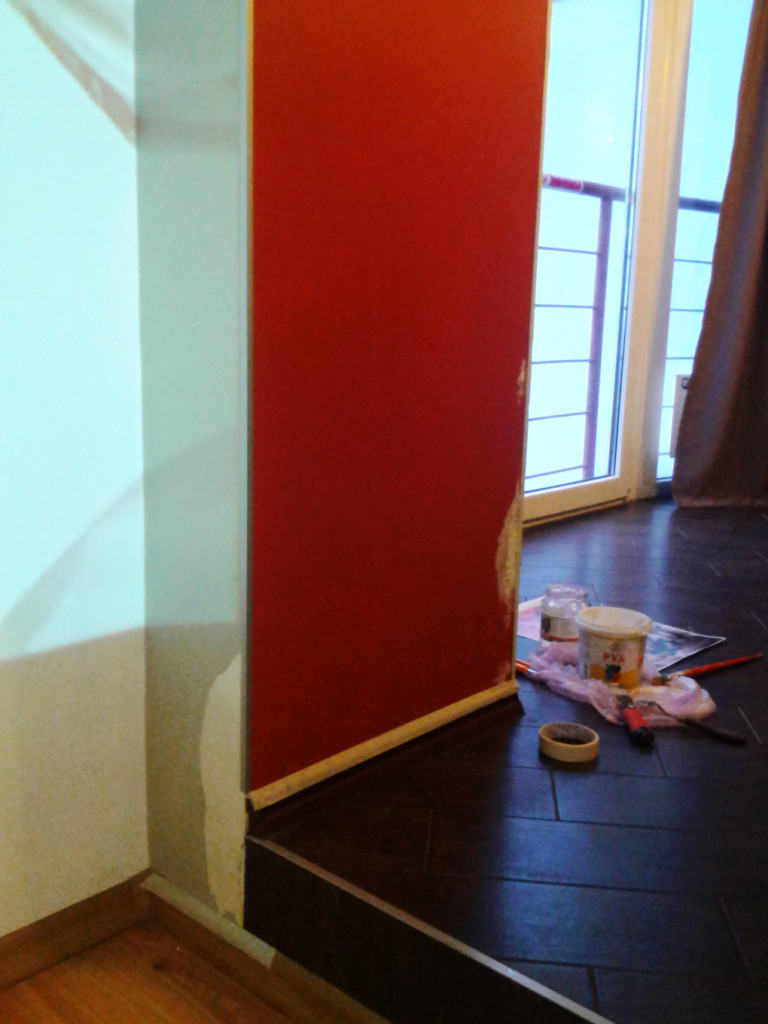 Подготовительные этапы штукатурки проблематичных кусков для росписи стен